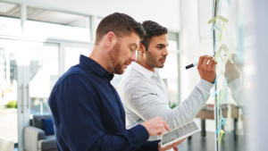 Uzman hemşire desteği talep edilmesi gereken durumları gösteren bir görsel.